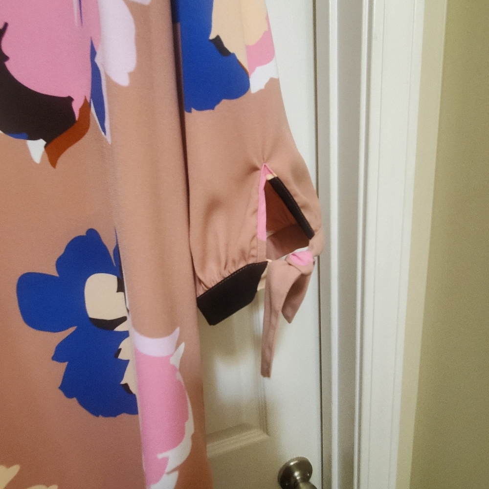 Dress - Picture 7 of 8